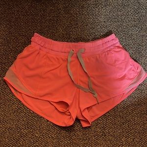 Lulu lemon pink Hot High-Rise Lined Shorts 2.5 size 6